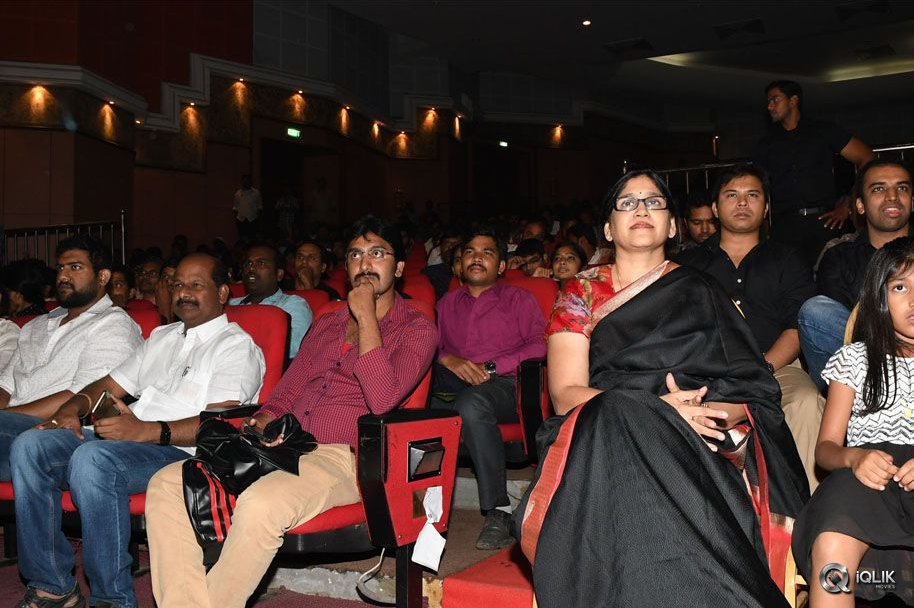 Aatadukundam-Raa-Movie-Audio-Function